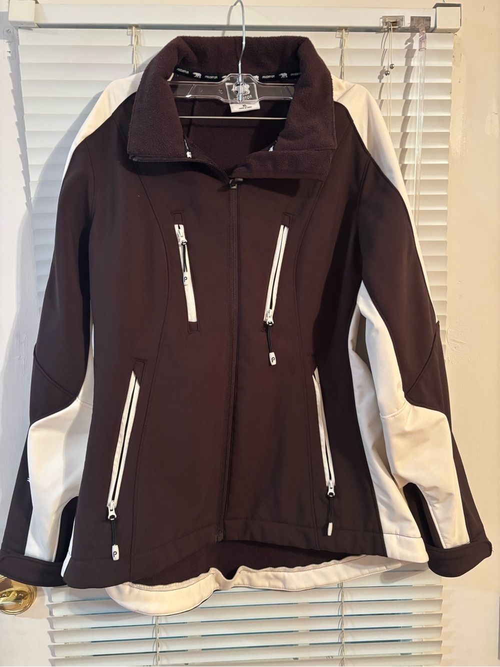 Predator Women’s Size XL Ski Jacket Brown & White Zip-Up Softshell  Waterproof
